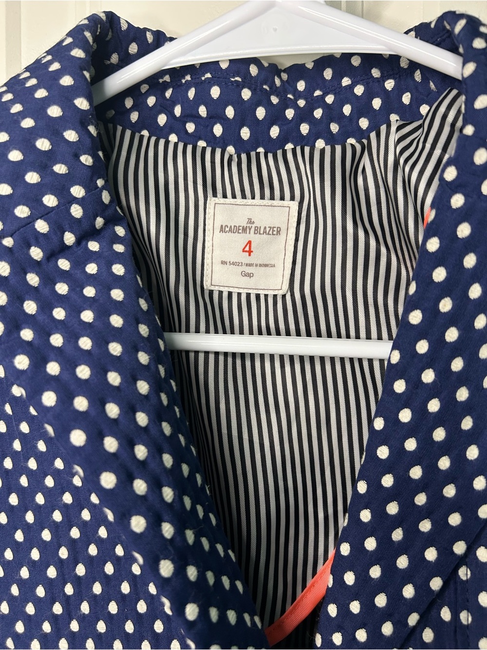 Gap "The Academy" blazer in navy with a white polka dot pattern size 4 - Picture 3 of 11